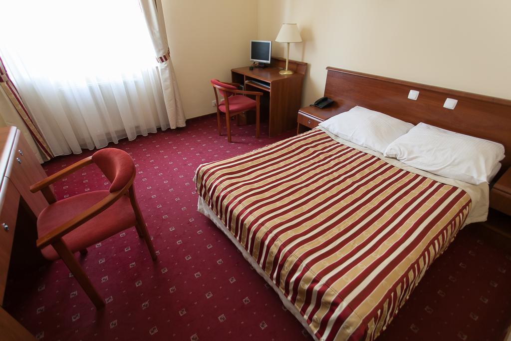 Hotel Twins II Varsóvia Quarto foto