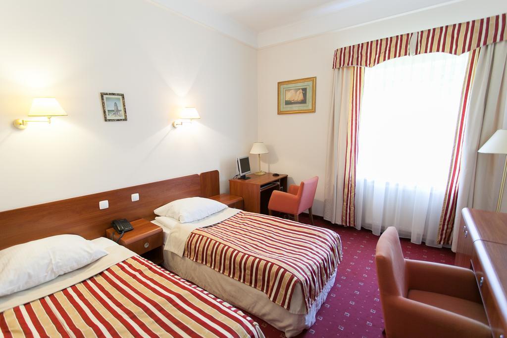 Hotel Twins II Varsóvia Quarto foto